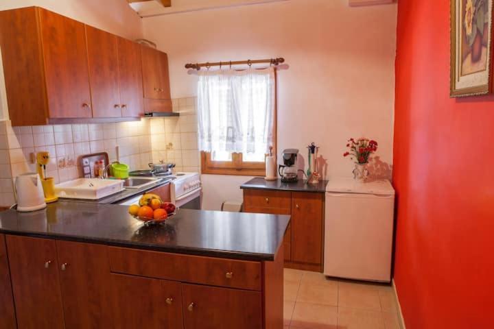 Pink House Apartment Drepano  Екстериор снимка